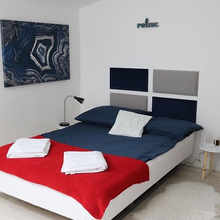 Relaxbox Apartment Krasków Exterior foto